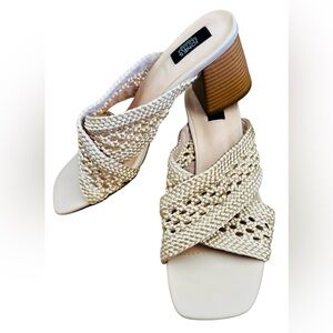 Jones New York size 9 block heel Sandals slip on casual night out quiet luxury